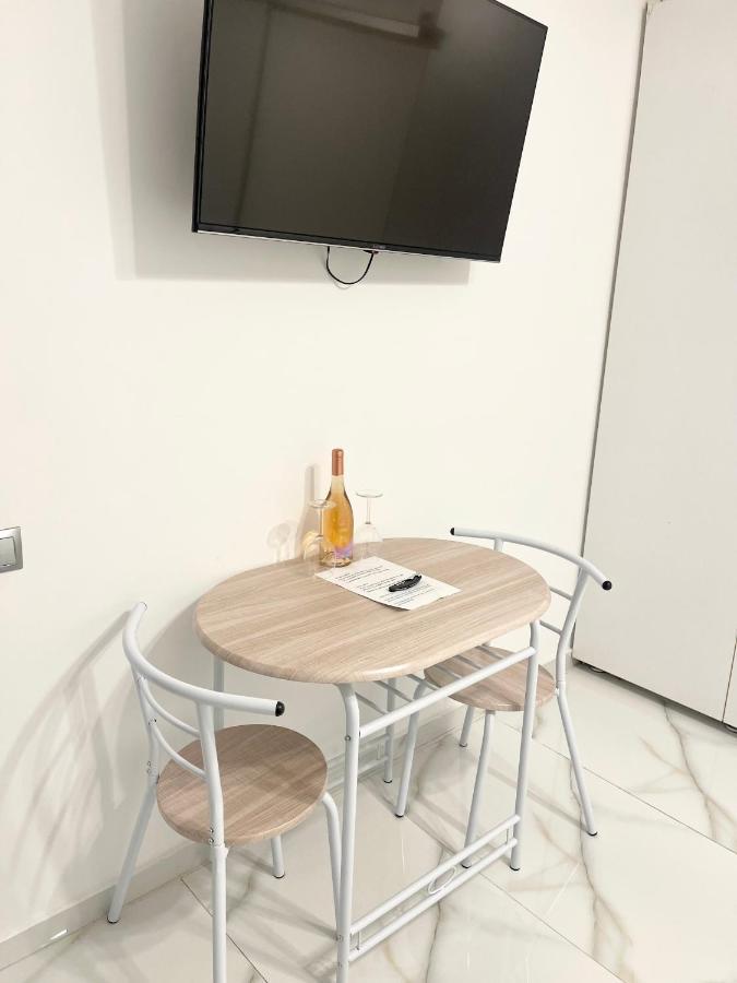 White 2 Apartamento Bucareste Exterior foto